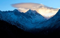 Hiện tượng Biến đổi khí hậu khiến thảm thực vật vươn cao lên sườn núi Everest