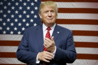 Tỷ phú Donald Trump trở thành Tổng thống thứ 45 của nước Mỹ